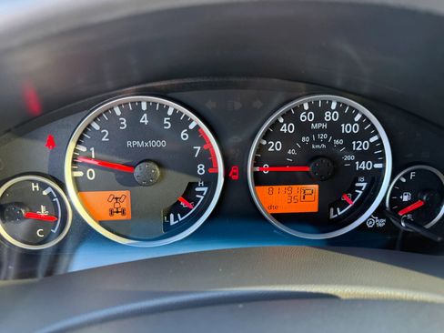 Used 2014 Nissan Frontier SL image 25