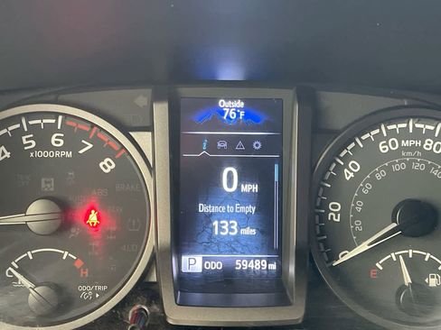 Certified 2023 Toyota Tacoma TRD Off-Road AWD/4WD image 15