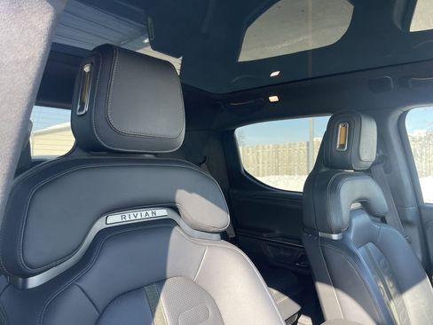 Used 2022 Rivian R1T Launch Edition image 26