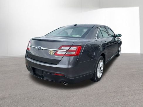 Used 2016 Ford Taurus SE image 34