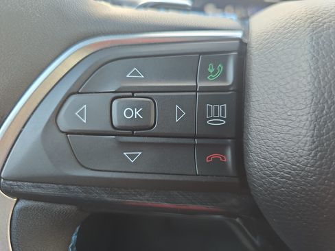 Used 2024 Jeep Grand Cherokee Trailhawk AWD/4WD image 16