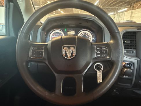 Used 2019 RAM 1500 Express RWD image 11