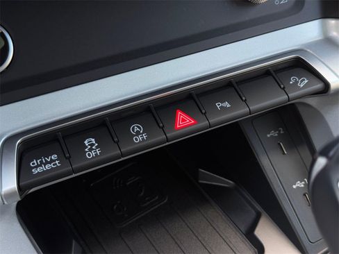 Used 2024 Audi Q3 2.0T Premium Plus image 31