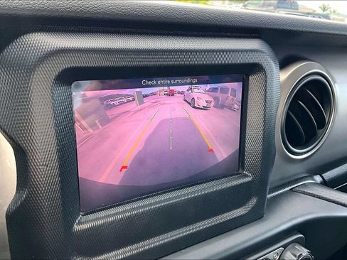 Used 2021 Jeep Wrangler Sport AWD/4WD image 23