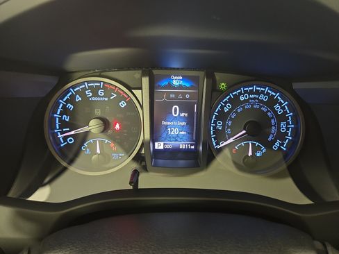 Used 2023 Toyota Tacoma TRD Off-Road AWD/4WD image 17