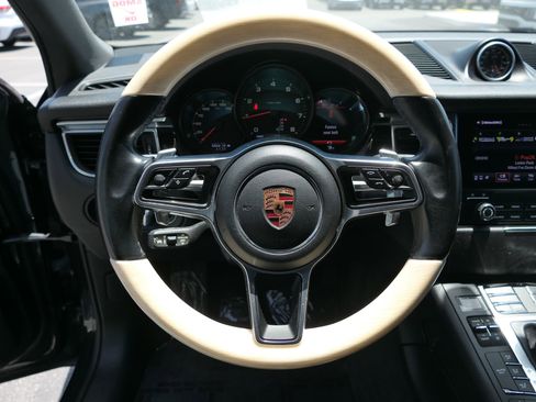 Used 2018 Porsche Macan Sport Edition w/ Premium Package Plus AWD/4WD image 18