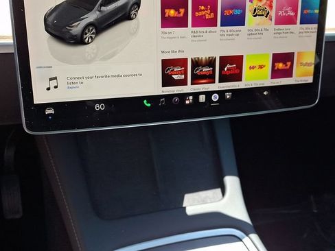 Used 2023 Tesla Model Y Long Range AWD/4WD image 17