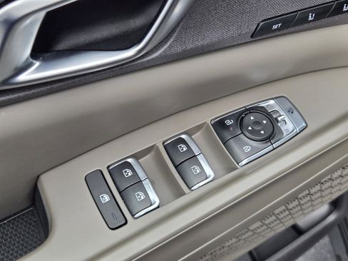 Used 2026 Kia Carnival EX FWD image 21