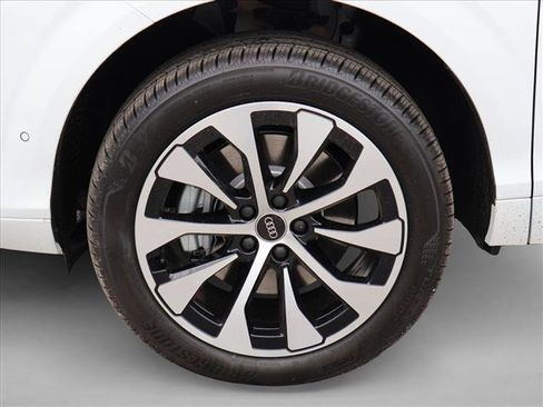 New 2026 Audi Q3 quattro 2.0T AWD/4WD image 11