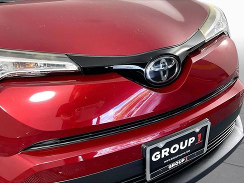 Used 2018 Toyota C-HR XLE FWD image 28