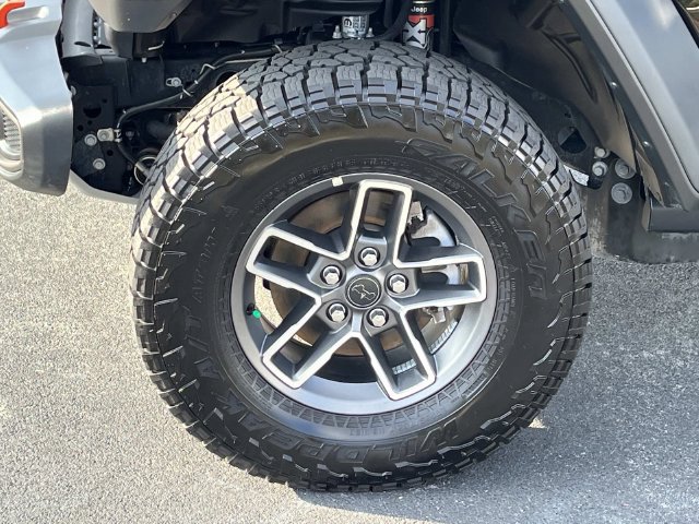 Certified 2026 Jeep Gladiator Mojave AWD/4WD image 12