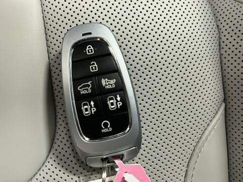 Used 2025 Hyundai Palisade Calligraphy FWD image 21