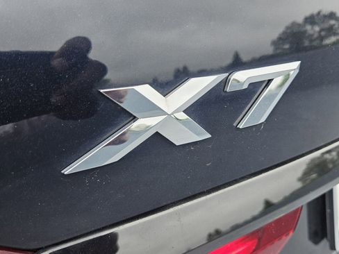 Used 2021 BMW X7 xDrive40i w/ M Sport Package AWD/4WD image 5