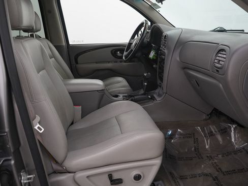 Used 2005 Buick Rainier CXL image 11