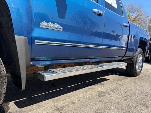 Used 2019 Chevrolet Silverado 2500 High Country w/ Duramax Plus Package AWD/4WD image 14