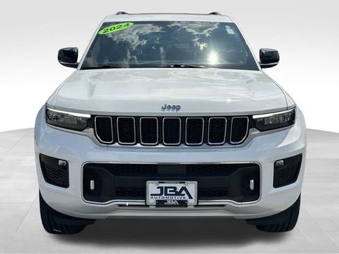 Used 2024 Jeep Grand Cherokee Overland w/ Luxury Tech Group IV AWD/4WD image 23