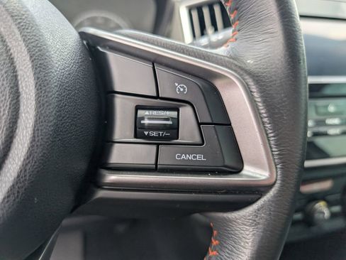 Used 2019 Subaru Crosstrek 2.0i Premium w/ Moonroof Package AWD/4WD image 12