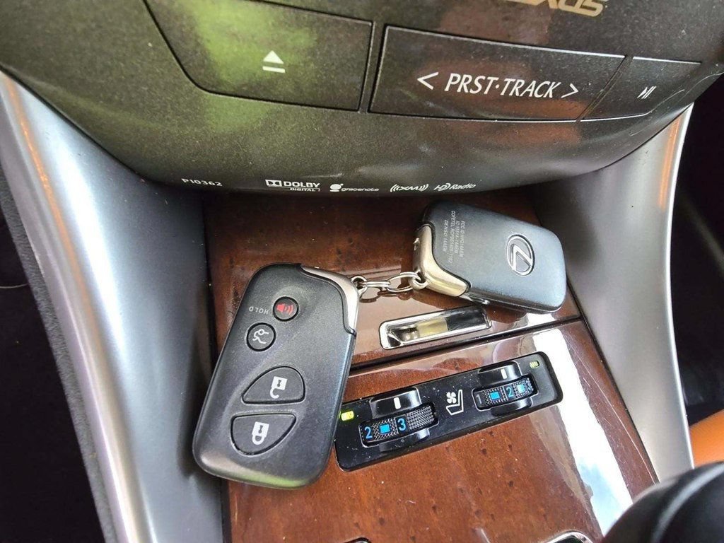 Used 2013 Lexus IS 250C w/ Luxury Pkg RWD image 17