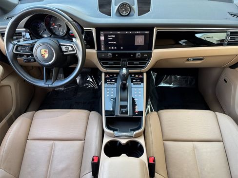 Used 2023 Porsche Macan image 6