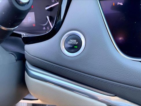 Used 2017 Cadillac XT5 Luxury w/ Driver Awareness Package FWD image 35