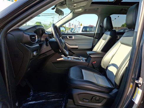 Certified 2023 Ford Explorer XLT w/ Equipment Group 202A AWD/4WD image 14