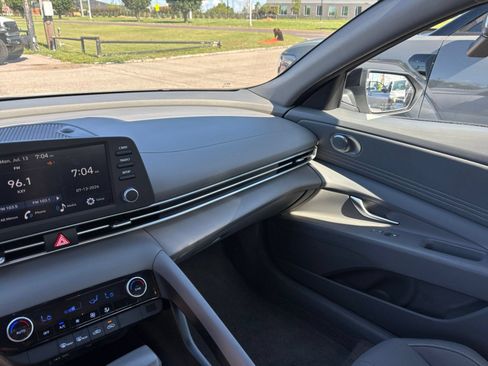 Used 2026 Hyundai Elantra Sport FWD image 34