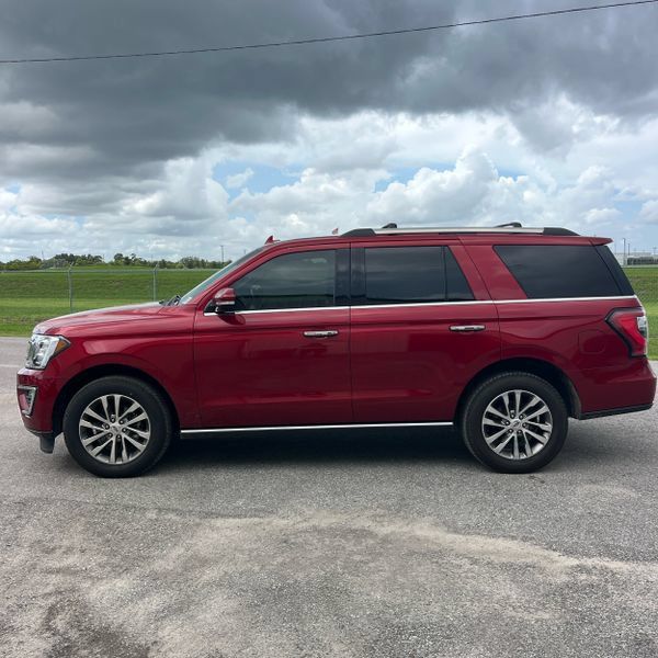 Used 2018 Ford Expedition Limited w/ Equipment Group 301A RWD image 2