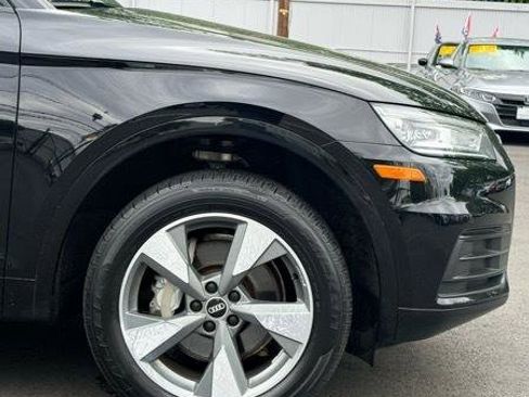 Used 2020 Audi Q5 2.0T Premium w/ Titanium Sport Package AWD/4WD image 4