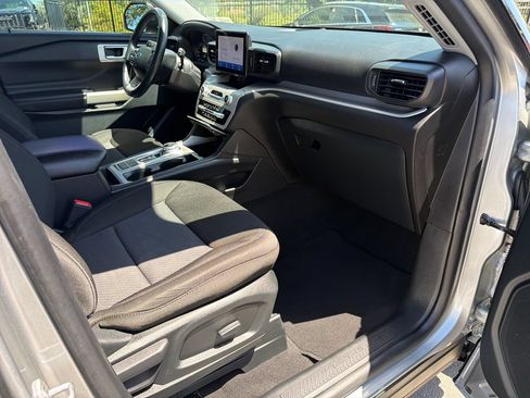 Used 2023 Ford Explorer XLT RWD image 42