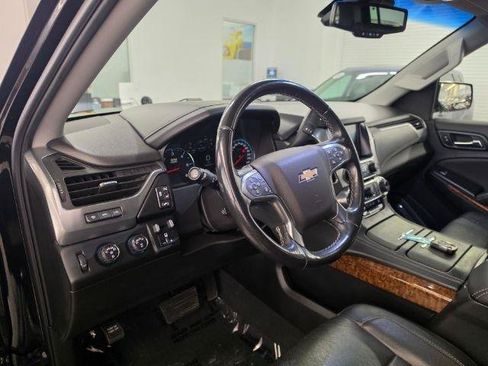 Used 2019 Chevrolet Suburban Premier AWD/4WD image 13