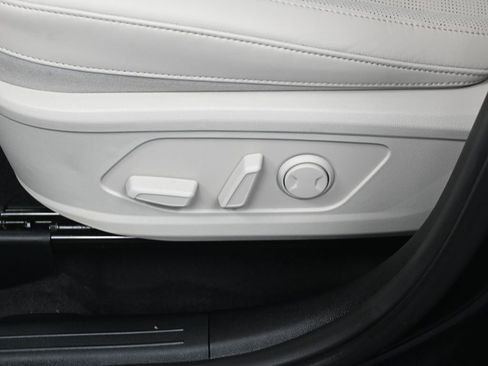 Used 2025 Kia Sorento S w/ Panoramic Sunroof Package FWD image 12