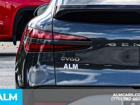 Used 2025 Genesis GV60 Advanced image 13