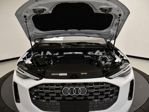 Used 2025 Audi Q5 Premium Plus w/ Premium Plus image 12