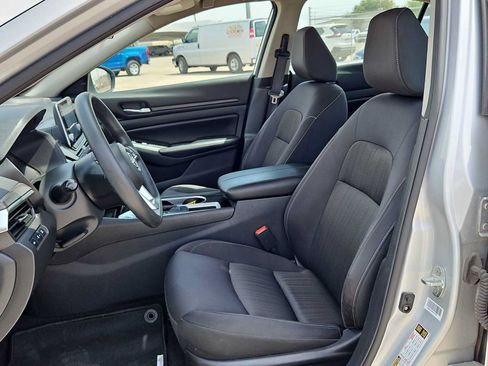 Used 2024 Nissan Altima 2.5 SV FWD image 15