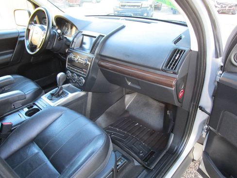 Used 2013 Land Rover LR2 HSE w/ HSE Pkg image 21