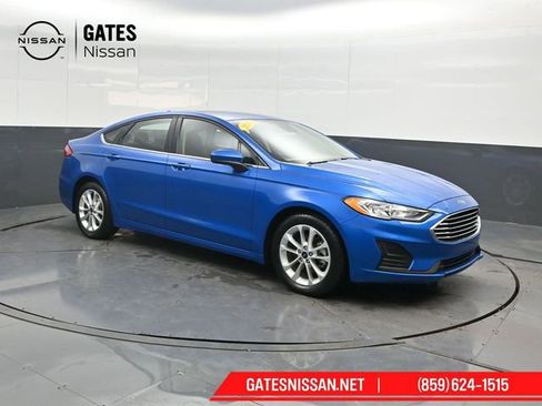 Used 2019 Ford Fusion SE image 4