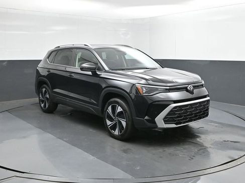 Used 2025 Volkswagen Taos SE AWD/4WD image 26