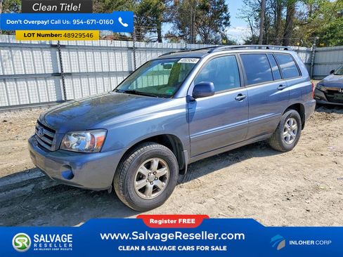 Used 2005 Toyota Highlander 4WD V6 w/ 3rd Row image 1