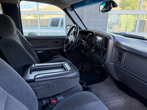 Used 2003 Chevrolet Silverado 2500 LS AWD/4WD image 42