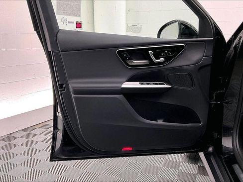 Used 2026 Mercedes-Benz GLC 300 image 24