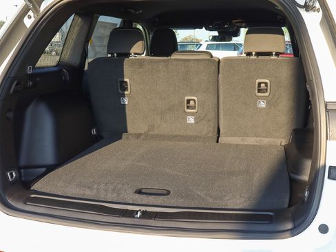 New 2025 Jeep Grand Cherokee Laredo w/ Luxury Tech Group I image 15