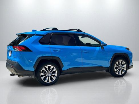 Used 2021 Toyota RAV4 XLE Premium FWD image 4