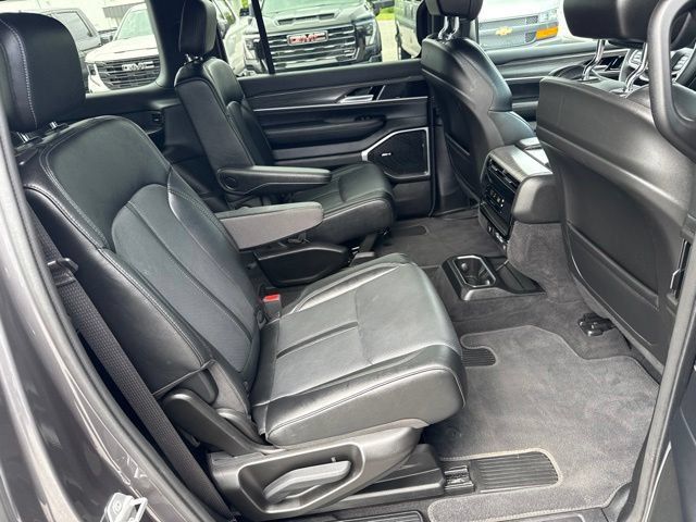 Used 2024 Jeep Wagoneer Series II AWD/4WD image 25