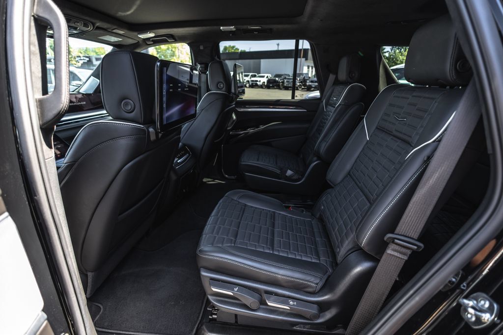 Used 2025 Cadillac Escalade V AWD/4WD image 25