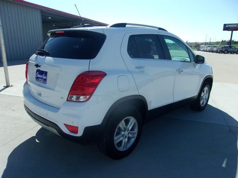 Used 2020 Chevrolet Trax LT w/ Driver Confidence Package AWD/4WD image 4