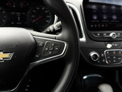 Used 2021 Chevrolet Malibu LT image 34