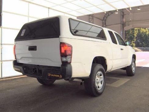 Used 2021 Toyota Tacoma SR RWD image 4
