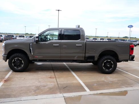 New 2026 Ford F250 Platinum w/ Platinum Plus Package AWD/4WD image 3