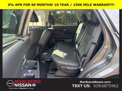 New 2025 Nissan Pathfinder SL image 24