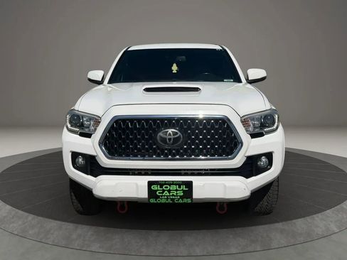 Used 2019 Toyota Tacoma TRD Sport w/ Technology Package AWD/4WD image 2